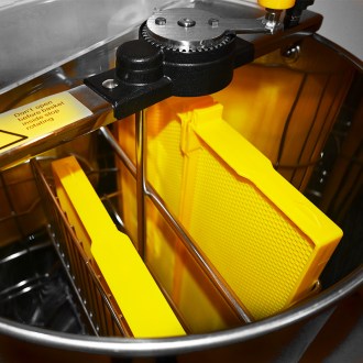 Extractor de miel con tanque Mellarius MiniLine 2 radios manual P40
