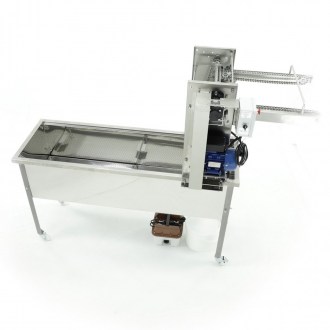 Mesa de desoperculado con alimentador de cadena 230V, con generador de vapor Lyson MINIMA