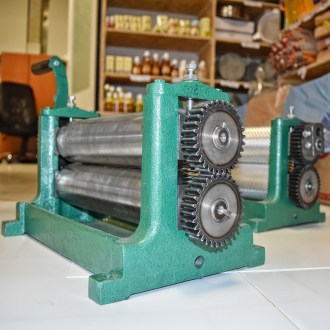 Laminadora para la fabricación de láminas de cera estampada - juego